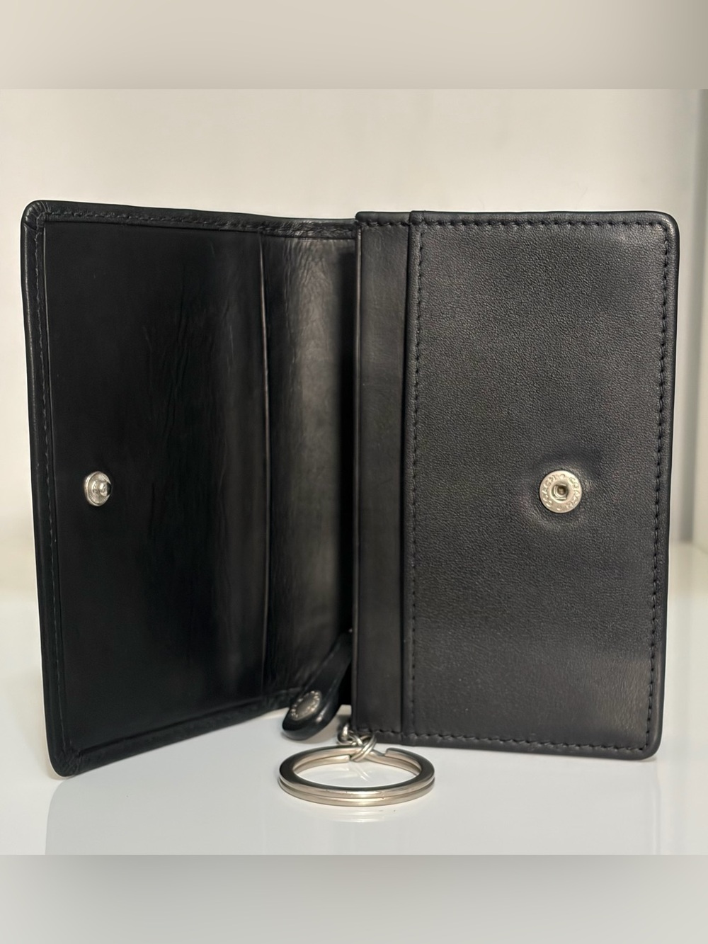 Vintage Coach Bedford Purse Wallet in Black Leather with Key Ring & Snap Closure - Picture 8 of 14